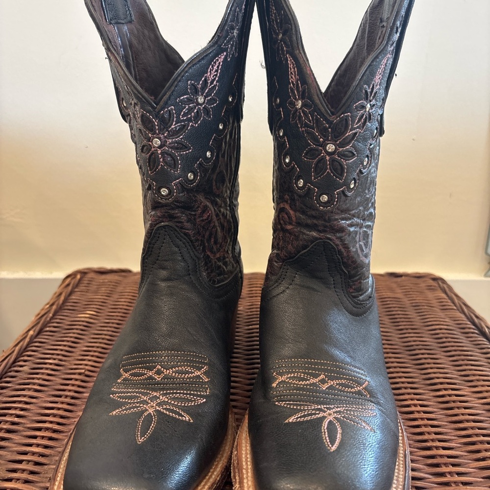 Golden Guns Black Embroidered Western Boots